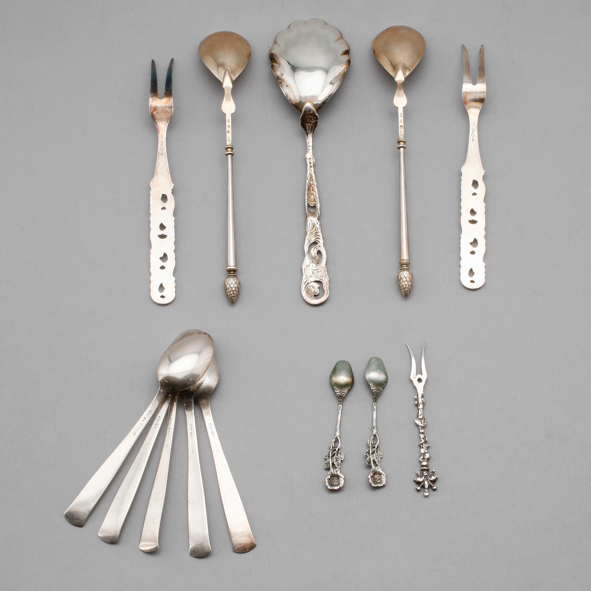 BESTICK, 13 delar, silver, olika modeller, 1900-tal. Vikt ca 220 gram.