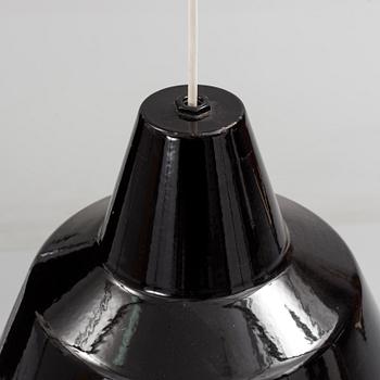 A Louis Poulsen "Verkstadspendel" ceiling light. Diameter 27 cm.