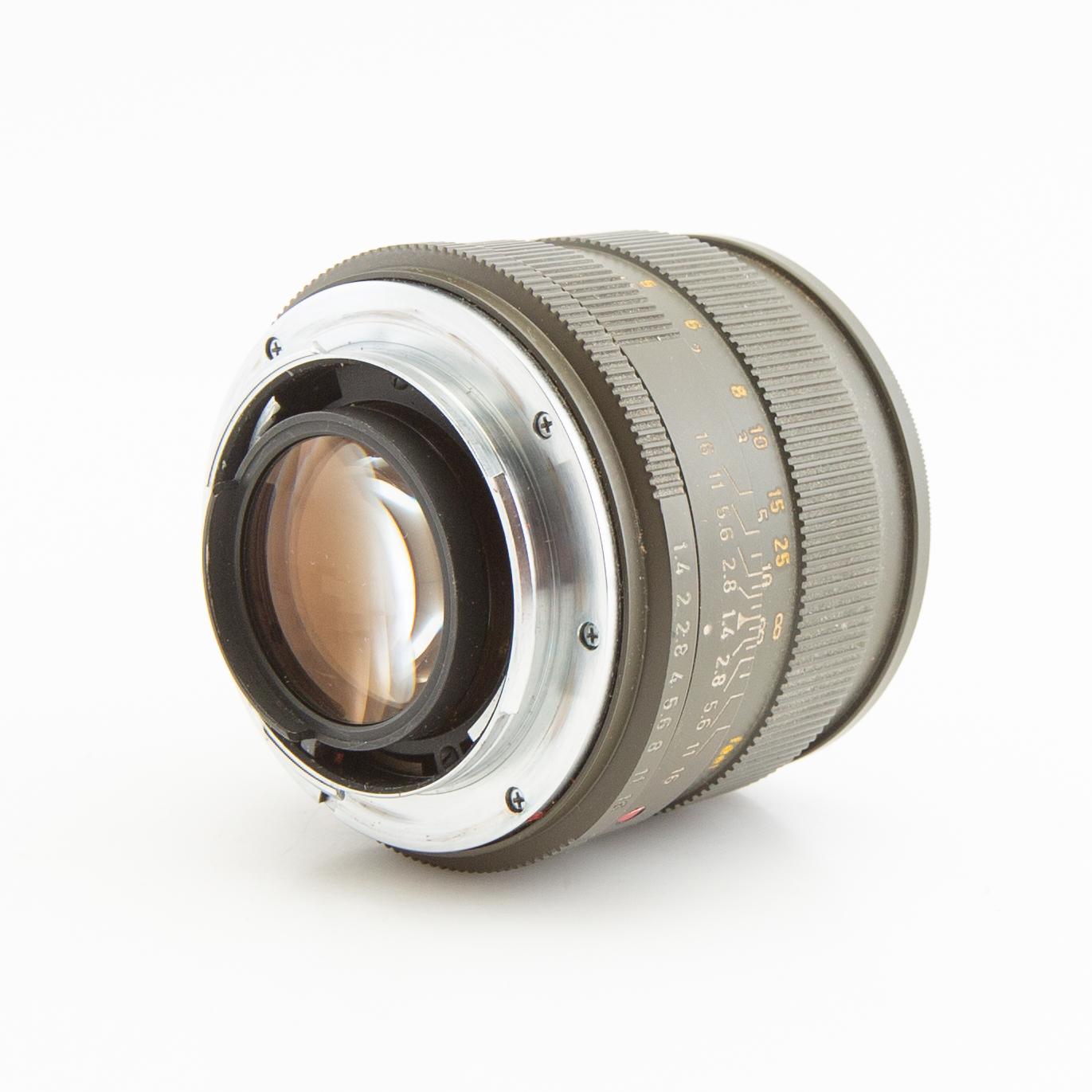 Kamera Lieca  R3 Electronic "Safari" kamerahus och objektiv.