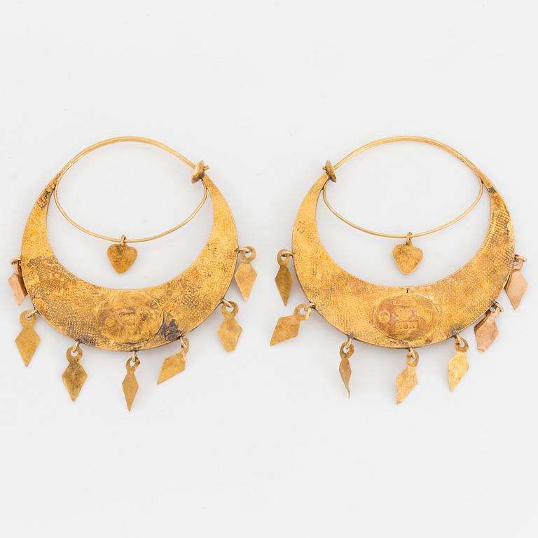 A pair of empire earrings 18K gold with foiled, red, paste stones by Pehr Georg Fröberg Norrtälje.