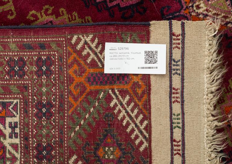 MATTA, semiantik, Youmud, ca 266 cm (+9 cm slätväv/sida) x 182 cm.