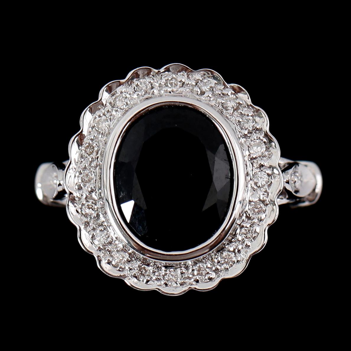 RING, 18 k vitguld, safir samt diamanter.