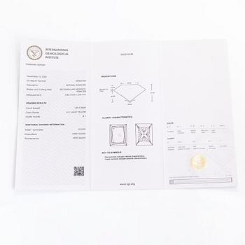 A 14K gold ring, with a rectangular modified princess-cut diamond approx. 1.00 ct. With IGI certificate.