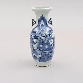 GOLVVAS, porslin, Kina, 1900-tal.