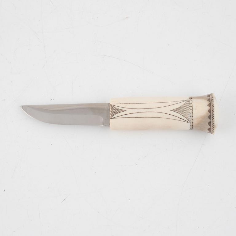 Per-Erik Nilsson, a reindeer horn knife, signed.