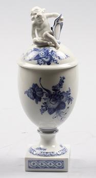 URNA MED LOCK, porslin, Royal Copenhagen.