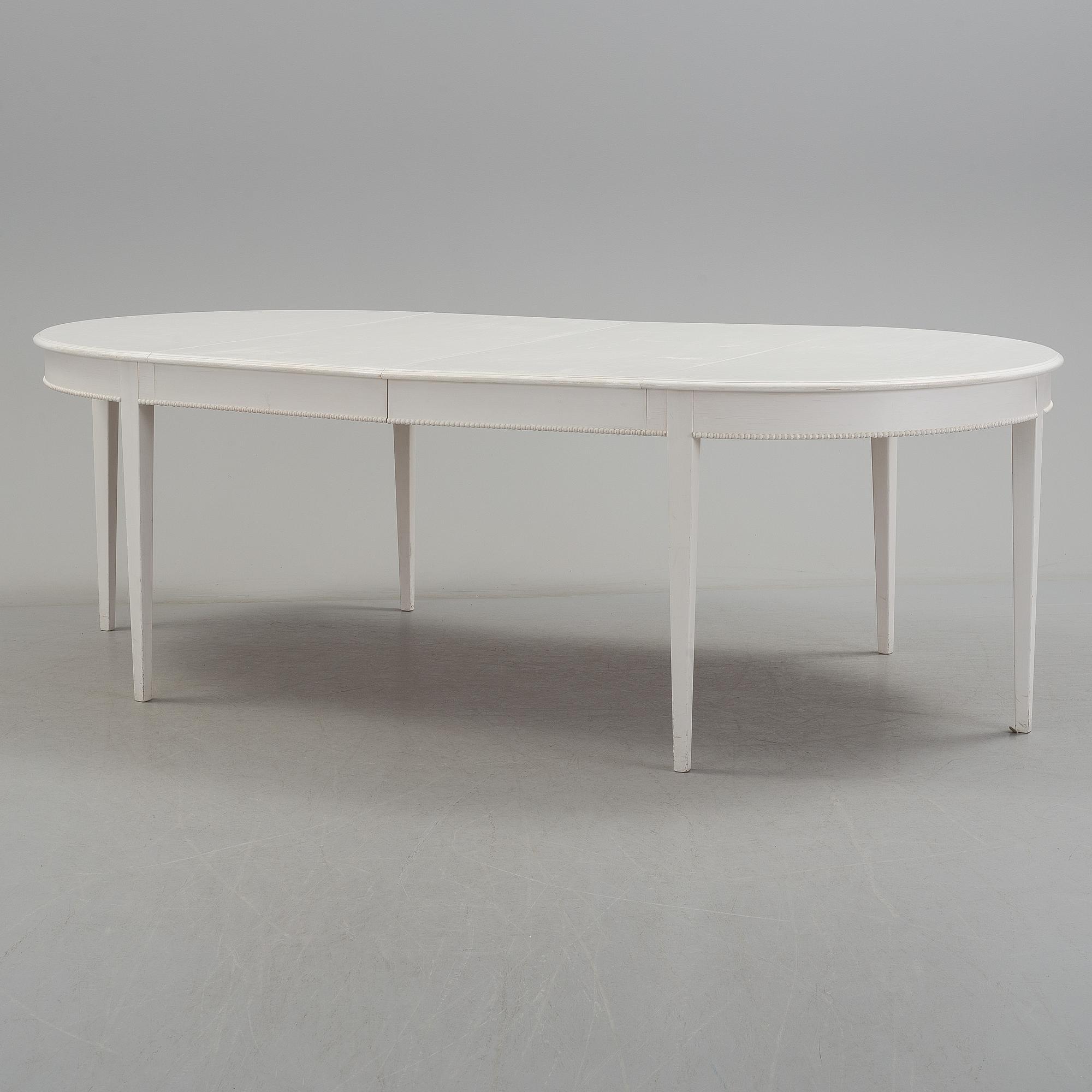 A late 20th century Gustavian style diningtable.