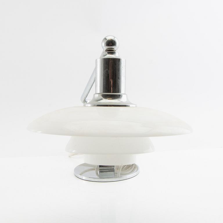 Poul Henningsen, pianolampor/kiplampor, ett par, "PH-2/1", Louis Poulsen, Danmark, 1900-tal.