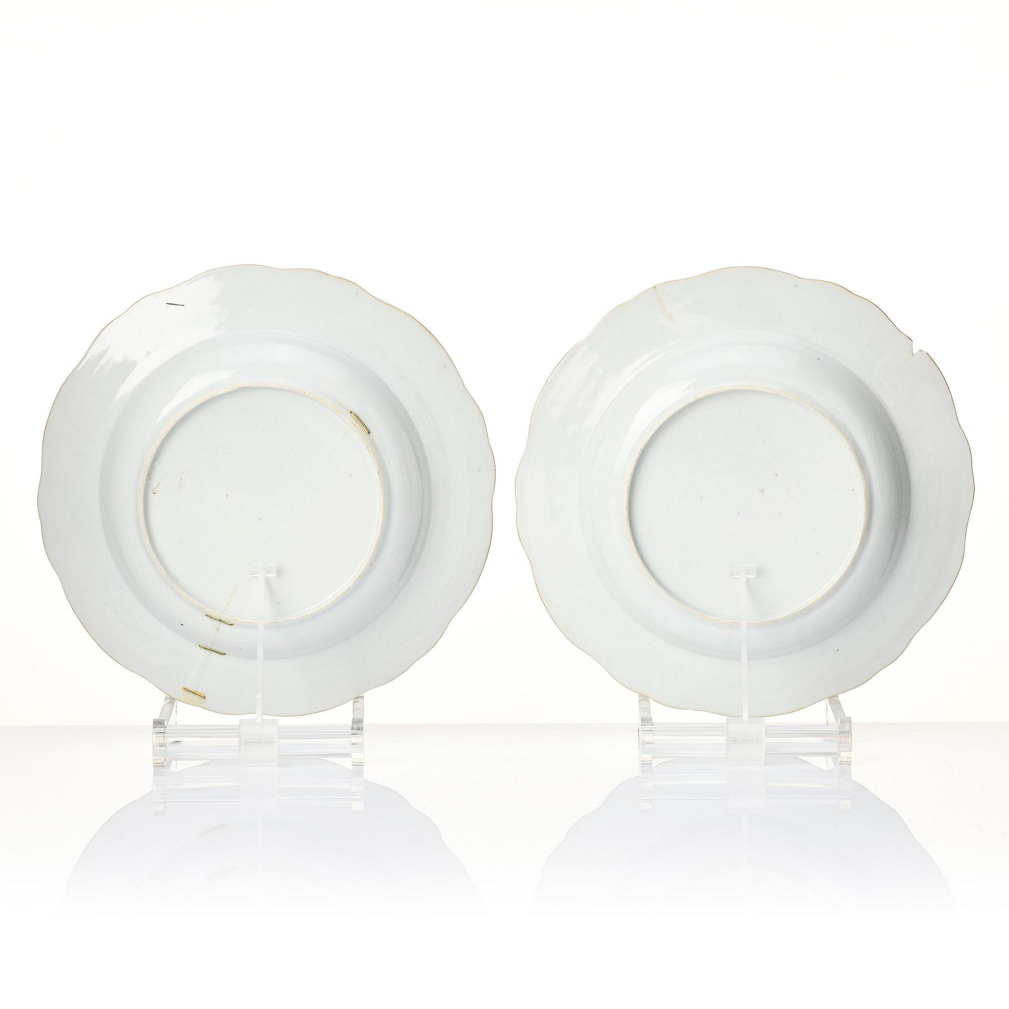 A set of 8 Chinese Export armorial soup dishes, Qing dynasty, circa 1790's.