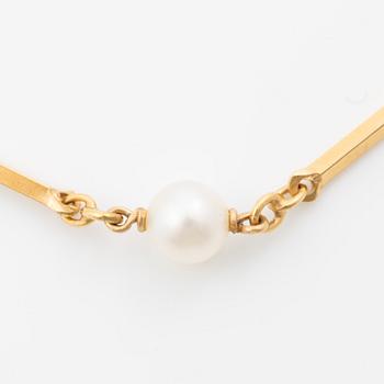 Necklace, 18K gold with small pearls.