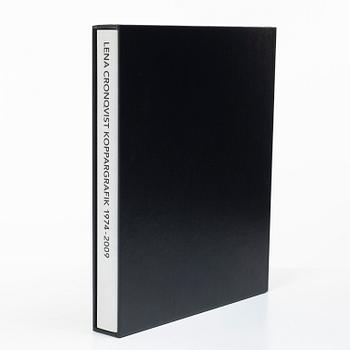 Lena Cronqvist, Catalogue raisonné, "Koppargrafik 1974 - 2009", med "Stilleben II", etsning, signerad och numrerad 14/25.