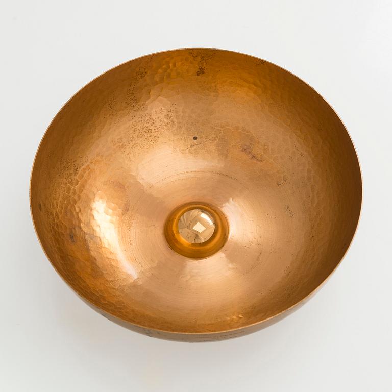 Tapio Wirkkala, Skål, brons, modell TW 476, märkt Design Tapio Wirkkala, Kultakeskus, Made in Finland.
