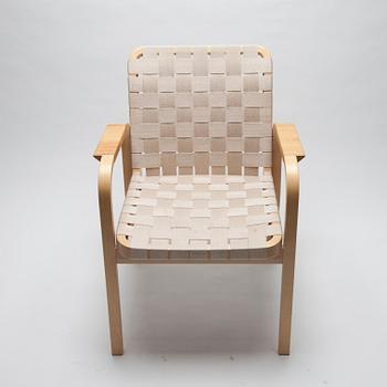 KARMSTOL, modell 45, Alvar Aalto, Artek. Modellen formgiven 1947.