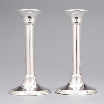 LJUSSTAKAR, ett par, silver, 1989.