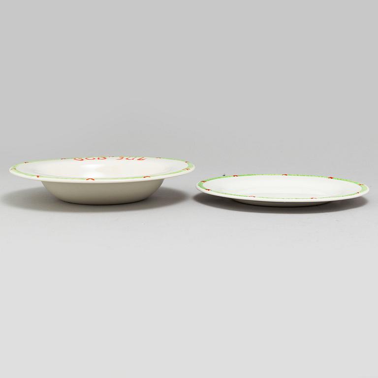 A Swedish Christmas porcelain dinner service "God Jul", 19-pieces, Gustavsberg.