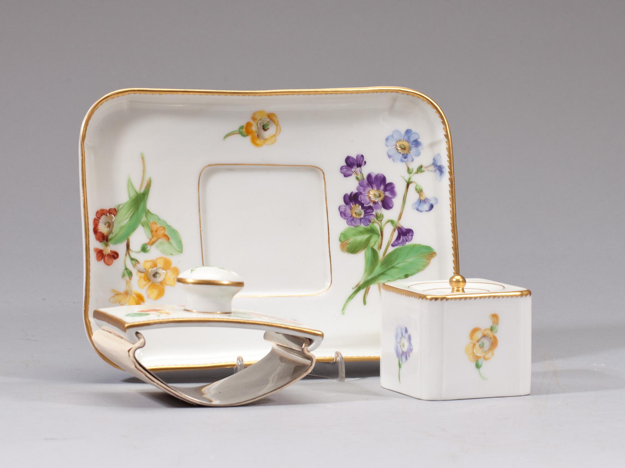 SKRIVSET, 3 delar. Porslin, Royal Copenhagen.