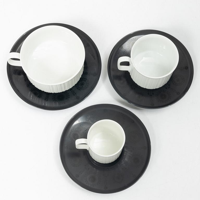 Tapio Wirkkala, A dinner service, 81 pieces, porcelain, “Variation”, Rosenthal Studio-line, designed in 1962.