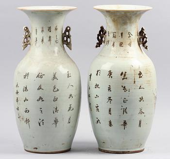 GOLVVASER, porslin, 2 st. Kina, 1900-tal.