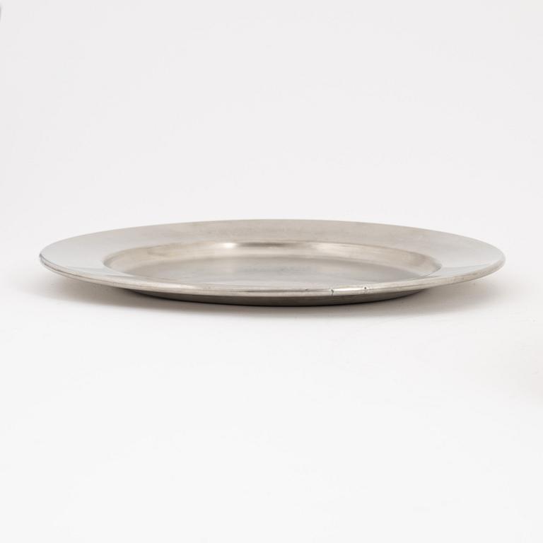 Firma Svenskt Tenn, a set of 10 pewter dishes, Stockholm 1972.