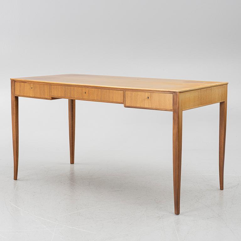 Carl Malmsten, skrivbord "Guldheden", med stol.