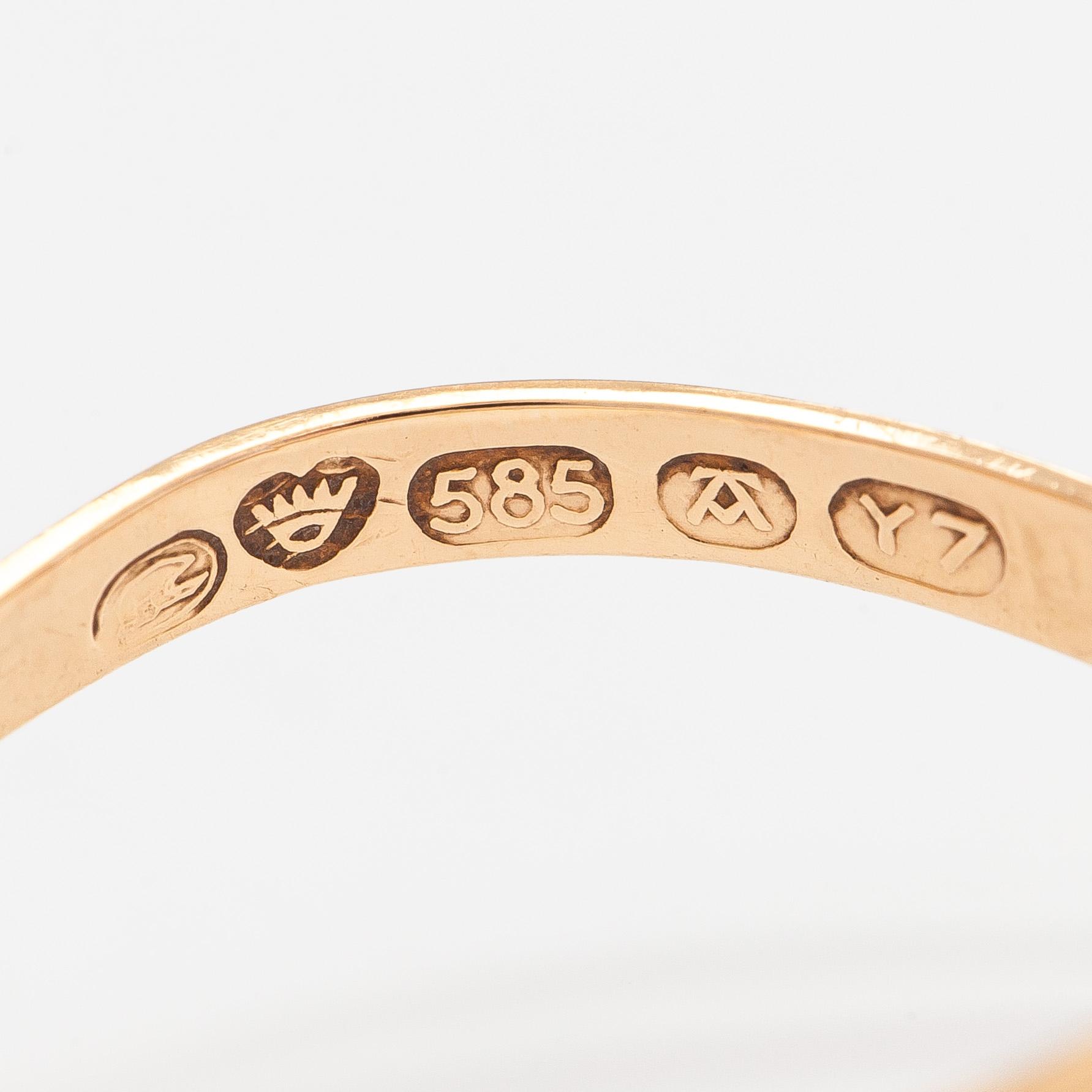 Sormus, viistehiottu topaasi, 14K kultaa, Salovaara, Turku 1976.