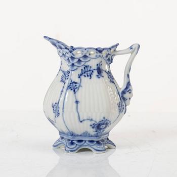 Kaffeservis, 37 delar, "Musselmalet Helblonde", Royal Copenhagen.