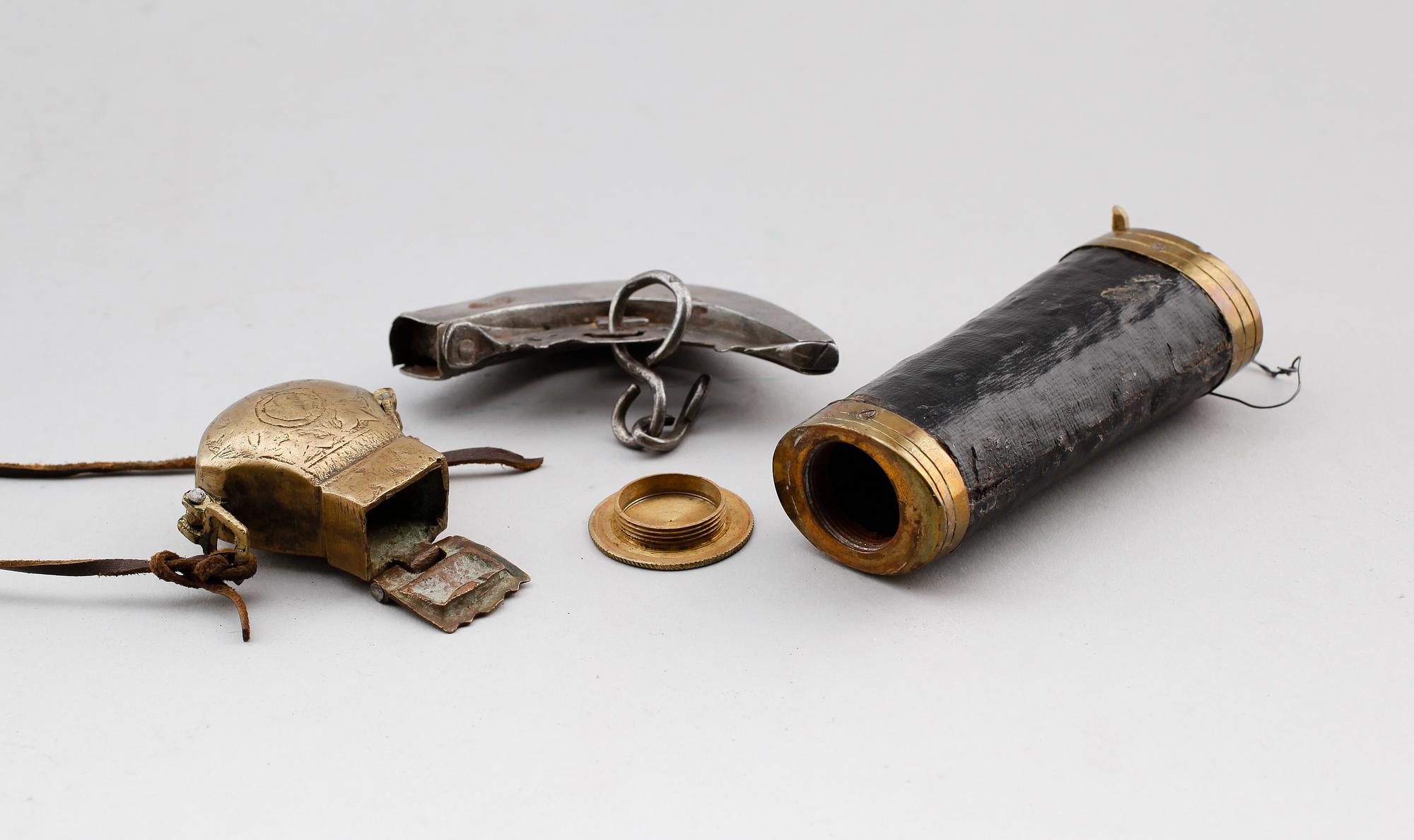 KRUTHORN, 3 st, stål och mässing, 1800-/1900-tal.