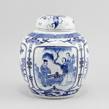 LOCKBOJAN, porslin, Kina, modern tillverkning.