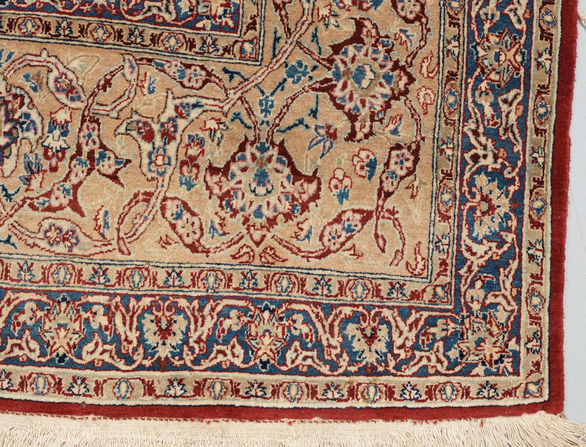 SEMI-ANTIQUE NAIN. 309 x 213,5 cm.