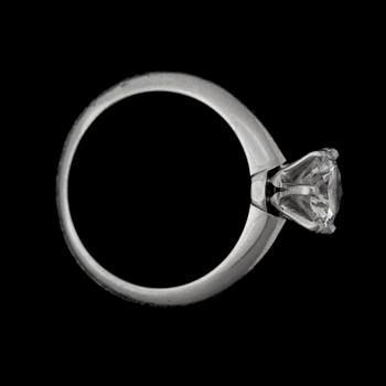 RING, Tiffany & Co, med diamant 1.04 ct. Kvalitet E/VVS2, very good cut. Serienr: NO16157.