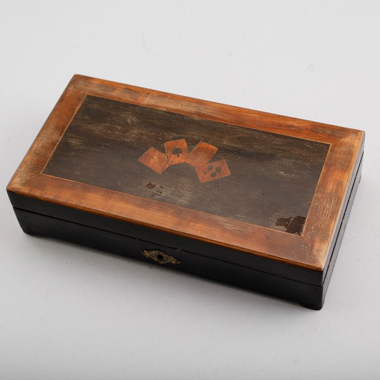 SKRIN, mahogny, 1800-talets andra hälft.