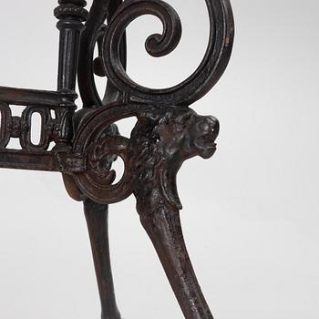 Garden table, 20th century.