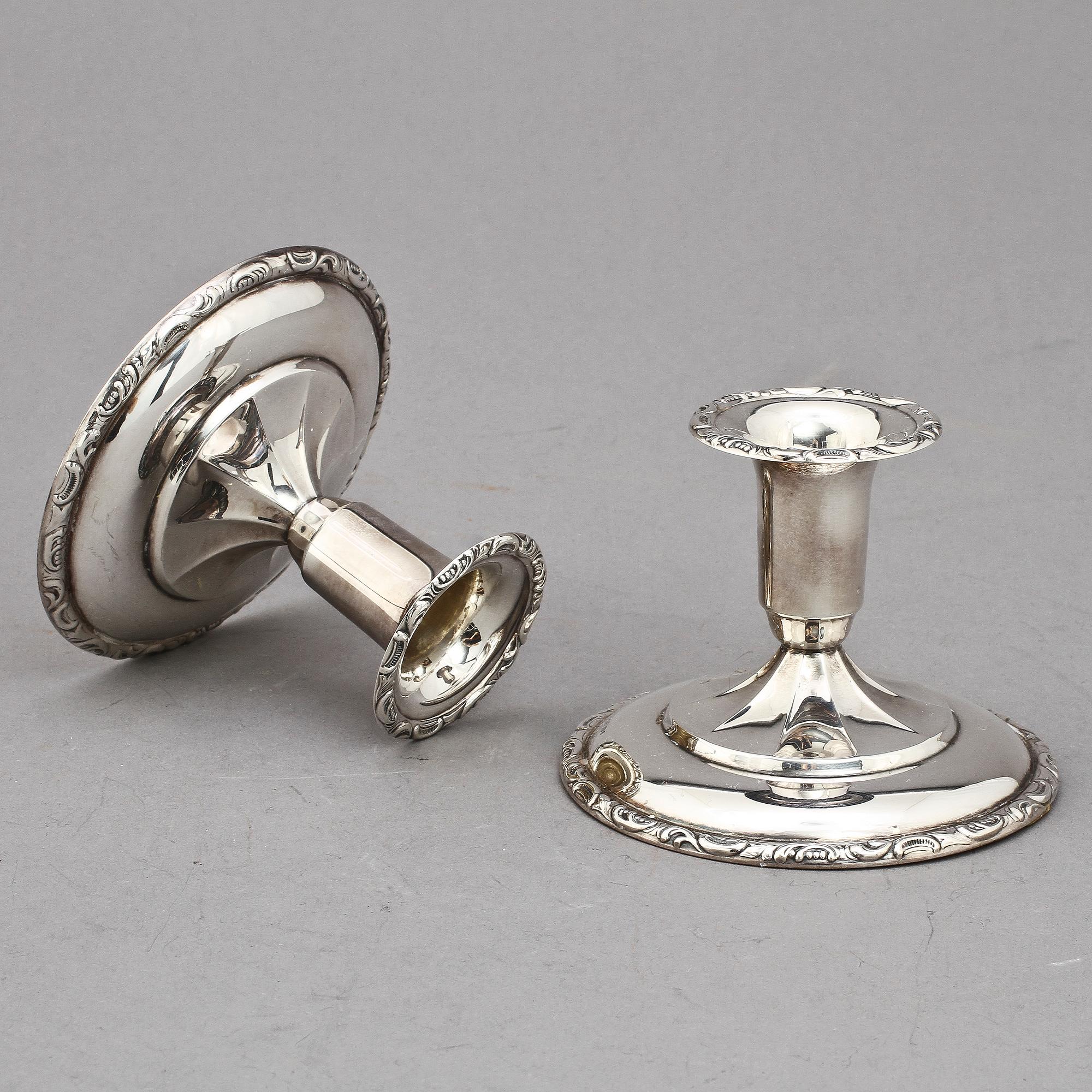 LJUSSTAKAR, ett par, silver, bär importstämplar, 1900-tal.