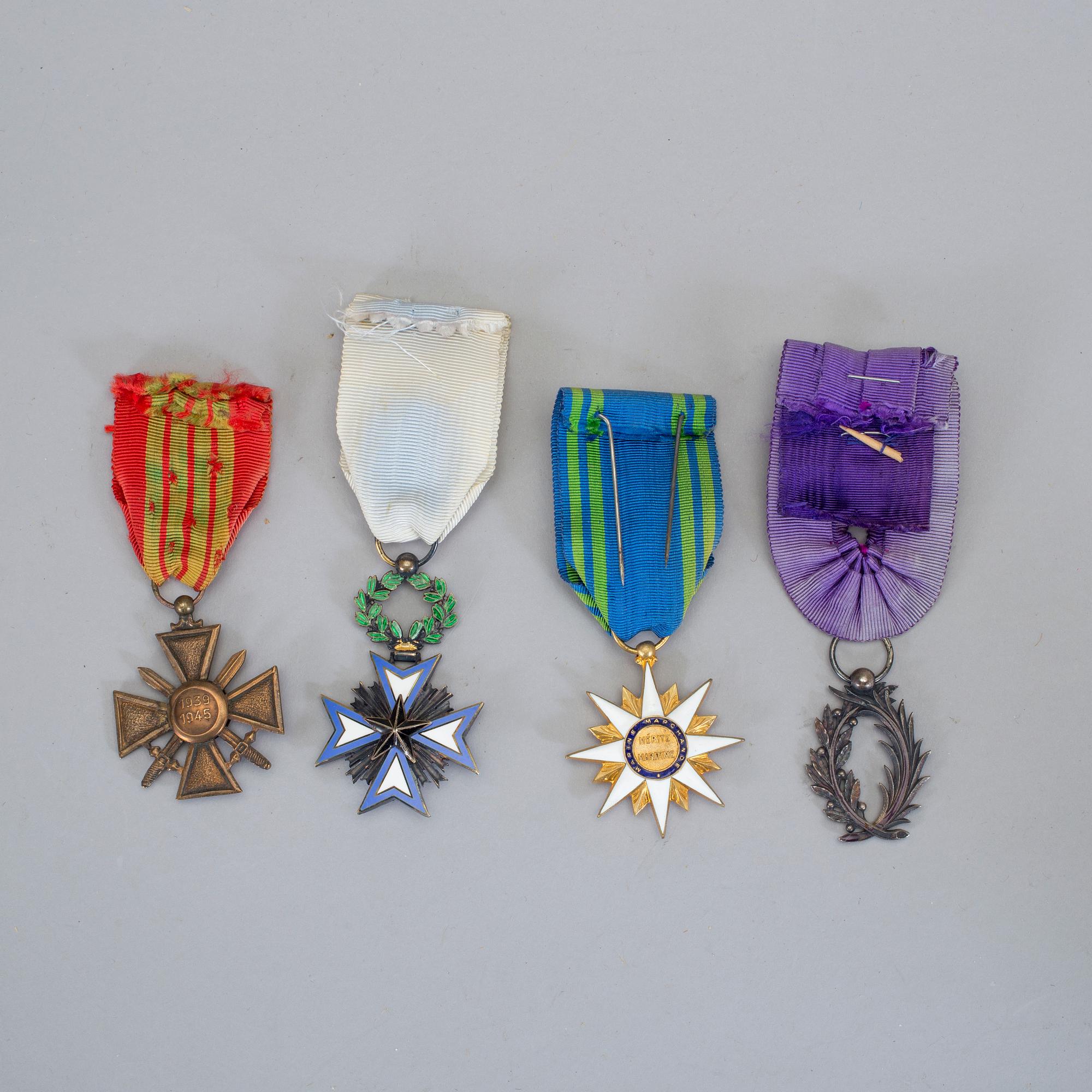 FRANSKA ORDNAR OCH MEDALJER, 4 st, bla Order of the Black Star, Benin.