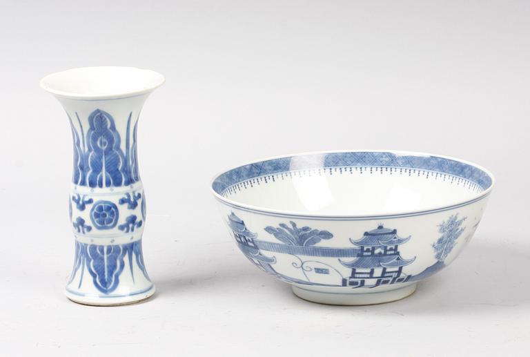SKÅL samt VAS, porslin. Kina. 1800-tal.