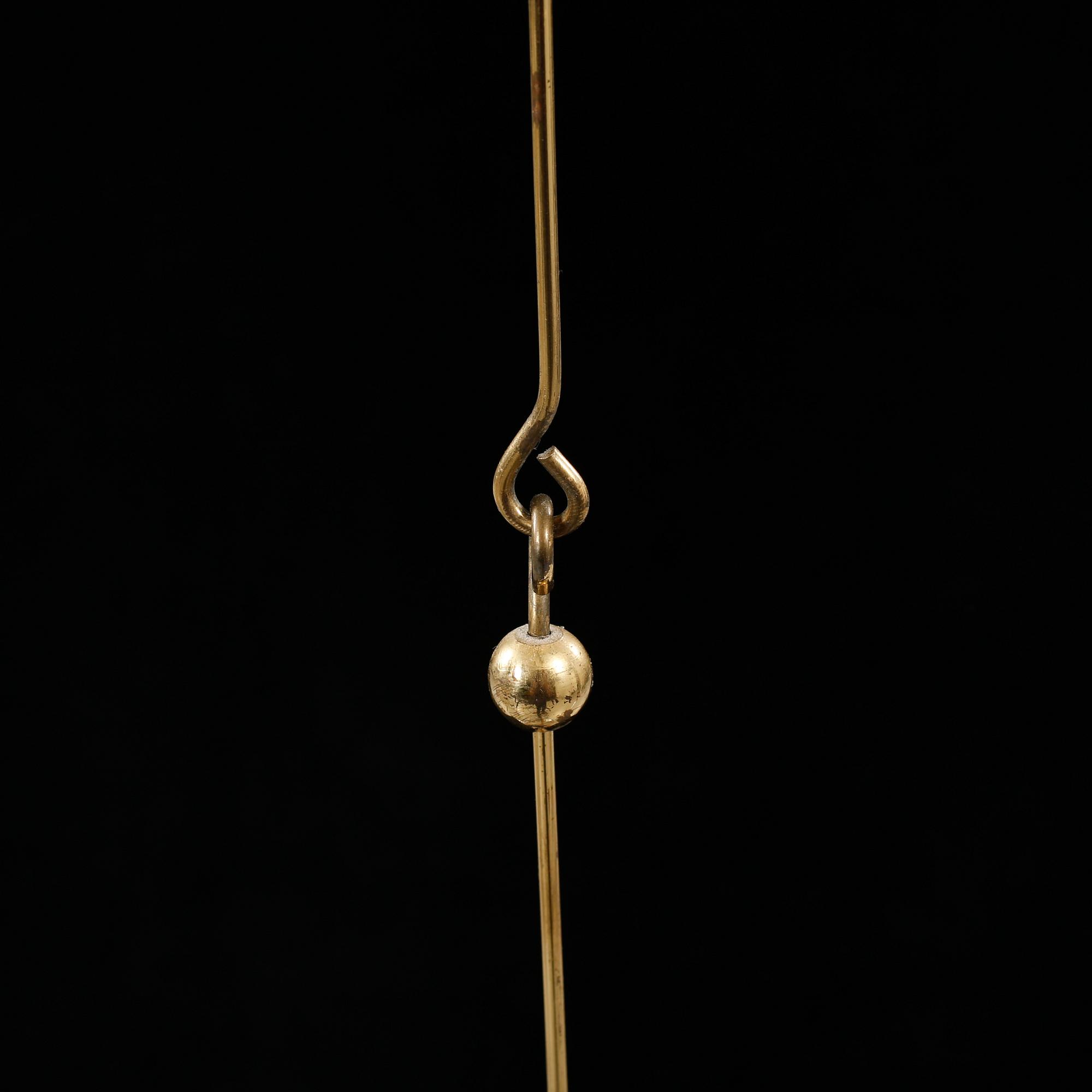 MALMKRONA, Erik Jonsson Gelbgjuteri, Skara, 1900-talets andra hälft, höjd exklusive kedja 38 cm.