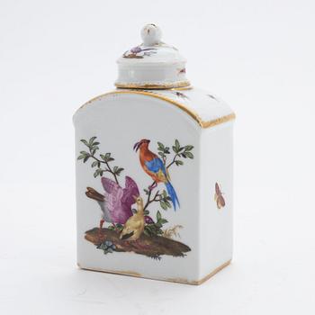 A Meissen tea caddy with cover, period of Marcolini (1774-1815).