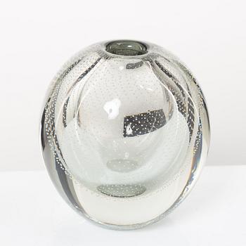 Gunnel Nyman, a vase, Nuutajärvi Notsjö, Finland, 1954.