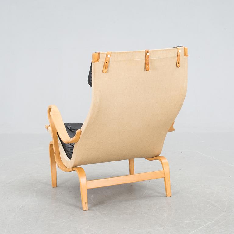FÅTÖLJ, "Pernilla", Bruno Mathsson, Dux, 1900-talets andra hälft.