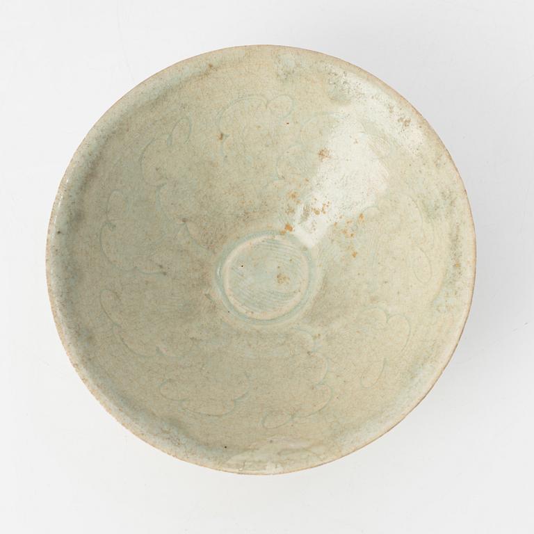 A caramic bowl, qingbai, China, Yuan dynasty (1276-1368).