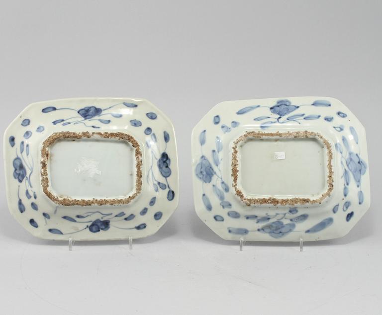 FAT, ett par, porslin, Japan, 1800-tal.