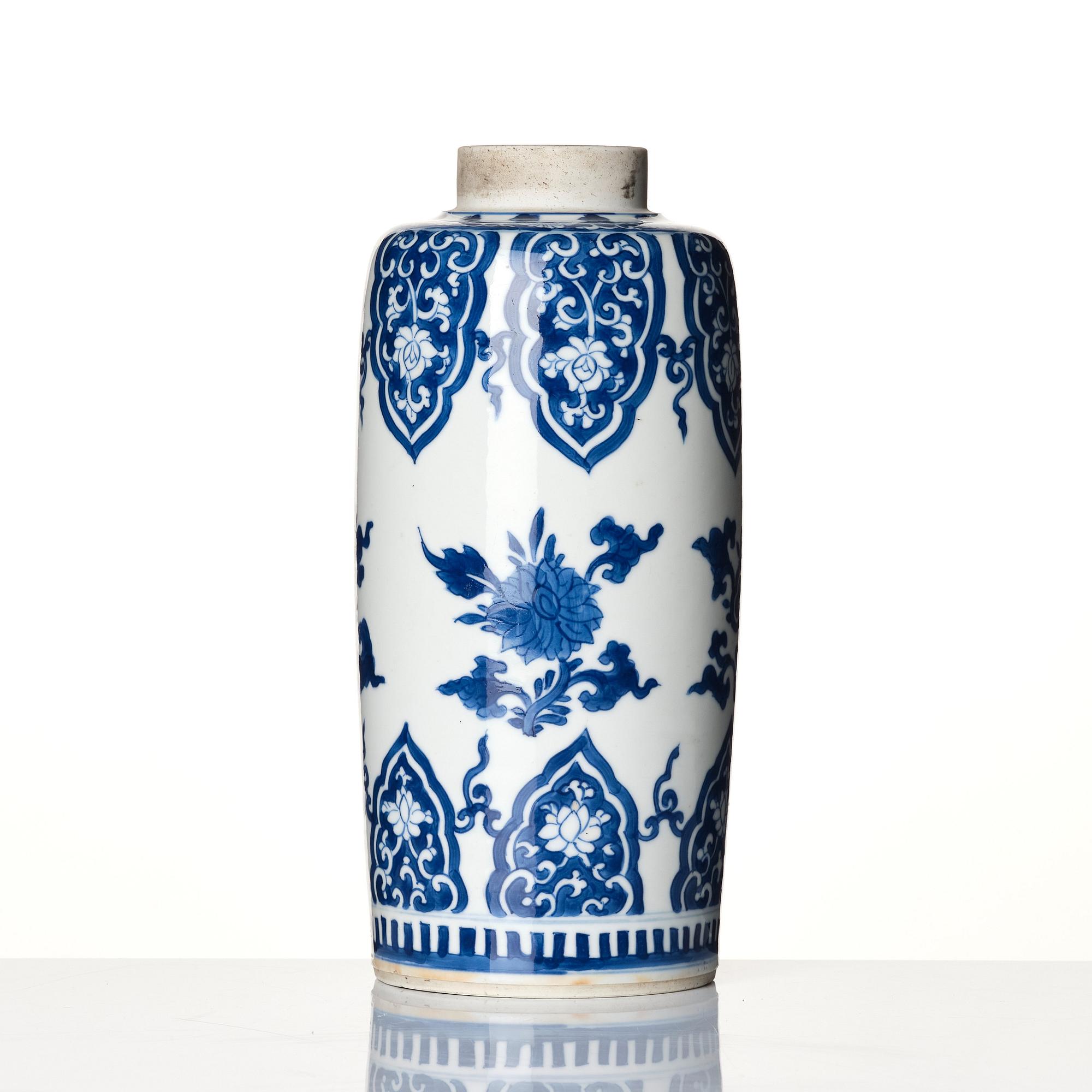 Vas, porslin, Qingdynastin, Kangxi (1662-1722).