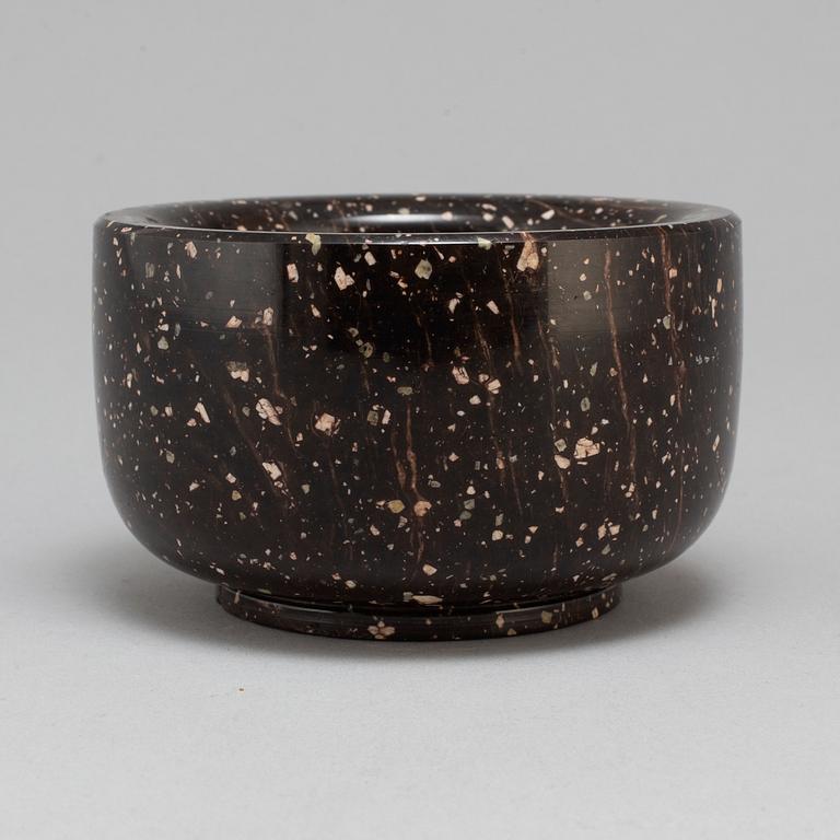 SKÅL/MORTEL, empire, 1800-talets första hälft, porfyr.