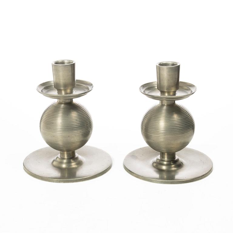 Nils Fougstedt, Ljusstakar, ett par, tenn, art deco, Fabriksaktiebolaget Kronsilver FAK, Stockholm 1934.