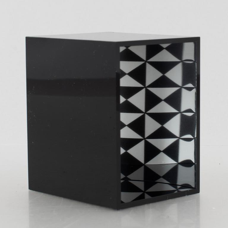 Julio Le Parc, "Image virtuel par déplacement du spectateur".