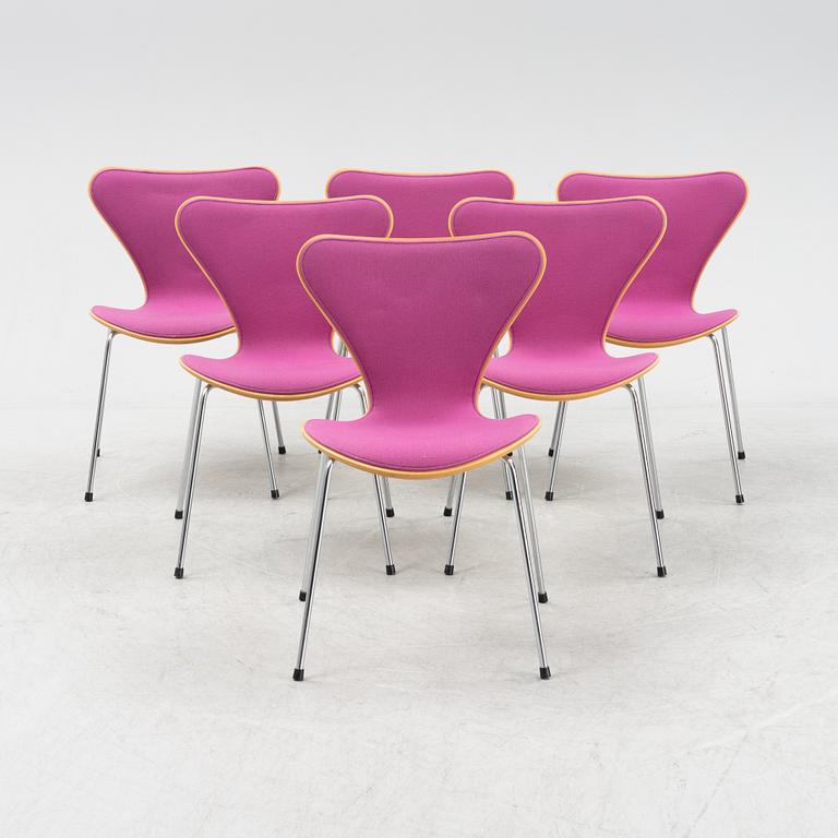 Arne Jacobsen, stolar, 6 st, "Sjuan", Fritz Hansen, Danmark, daterade 1991.