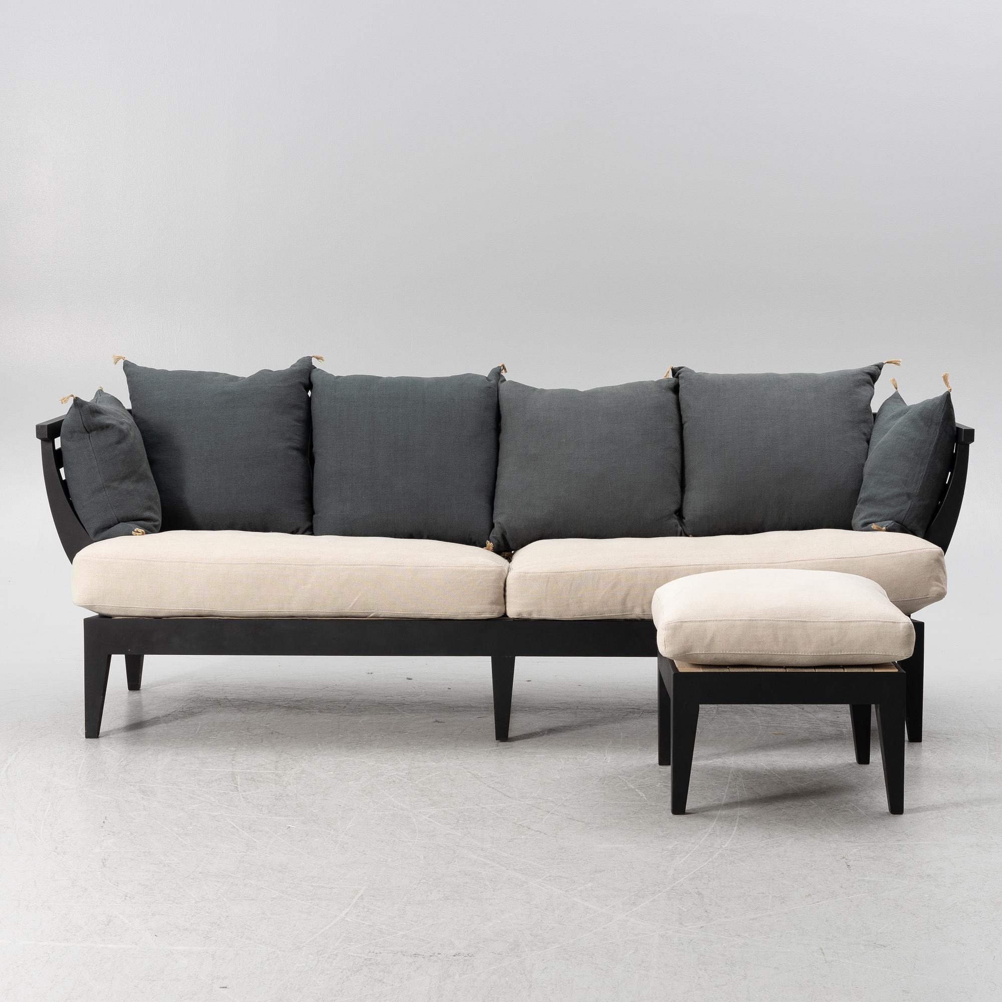 Nirvan Richter, soffa samt fotpall, Norrgavel.