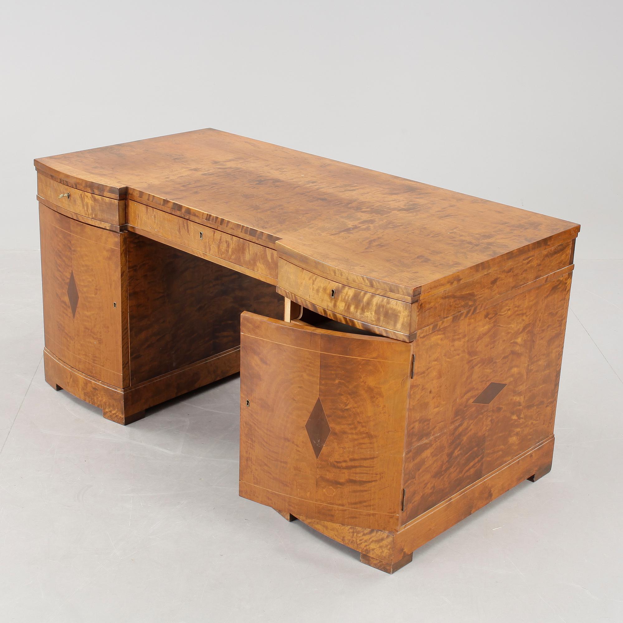SKRIVBORD, Karl Johan-stil, 1900-talets början.