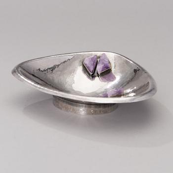 a silver bowl and a beaker with amethyst decor, mark of Reijo Sirkeoja, Hopeataidetakomo, Tampere Finland 1964-65.