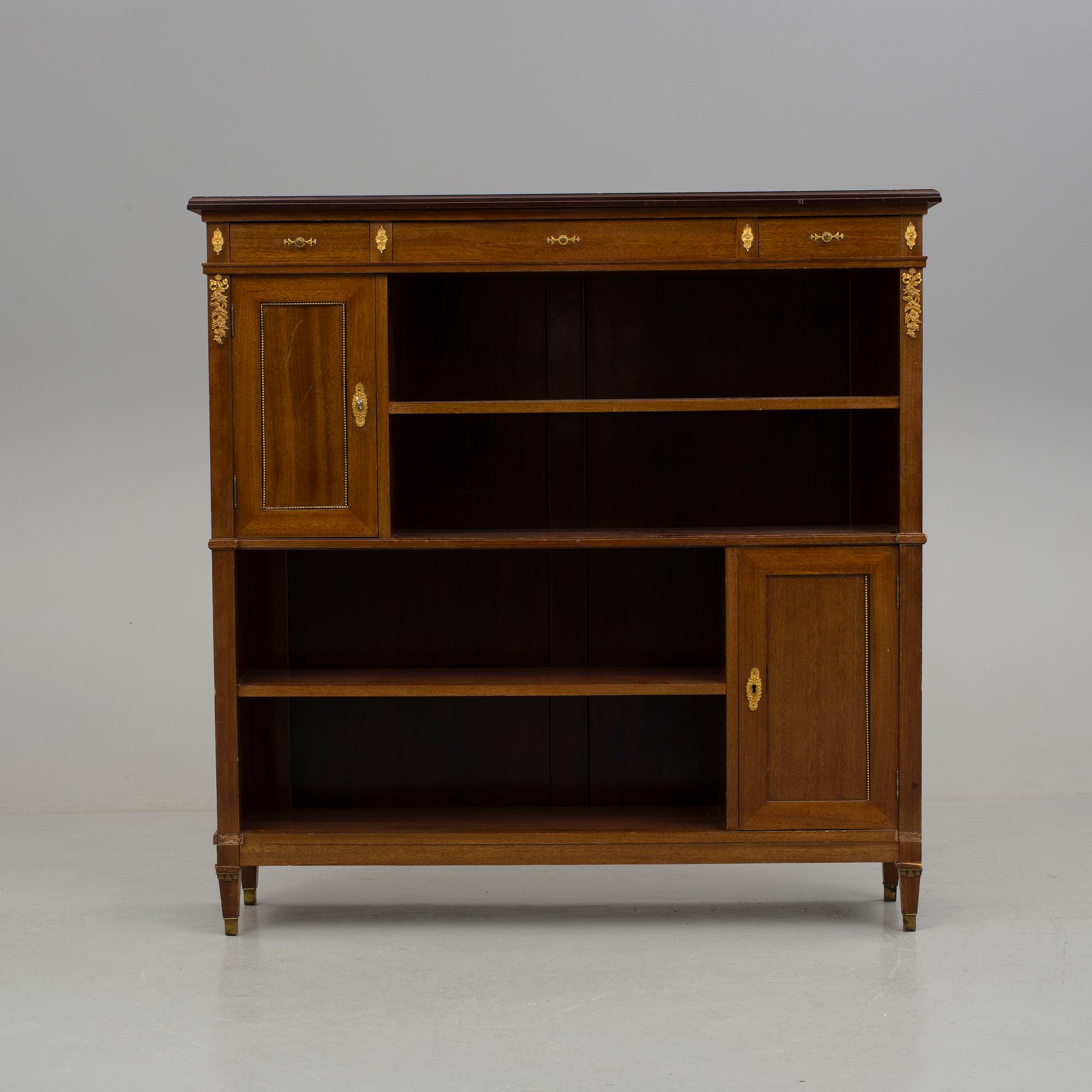 BOKHYLLA, sengustaviansk stil, 1900-talets början.